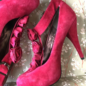 Steve Madden Fuschia Suede Rosette Pumps